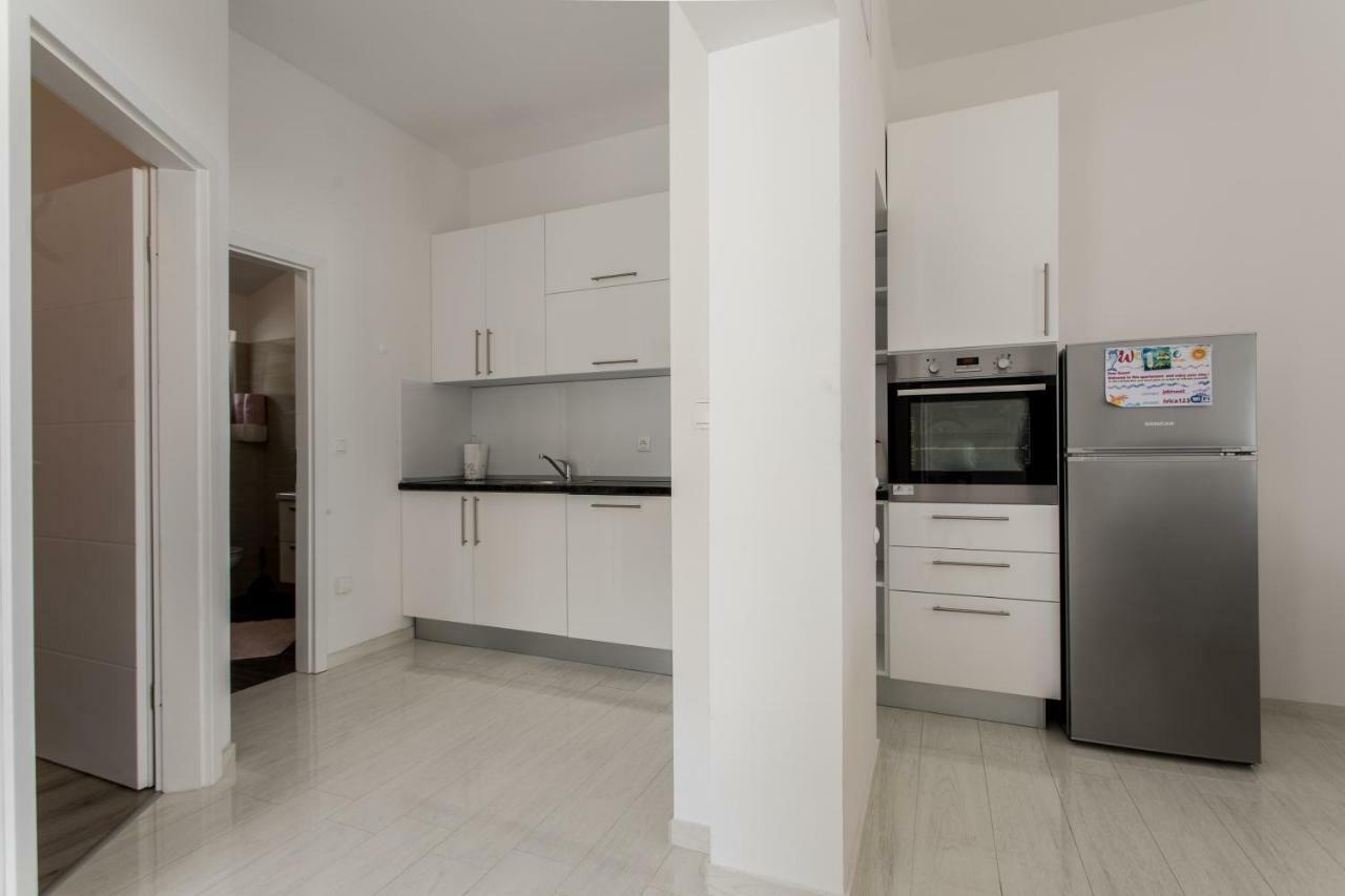 Apartmani Marija Jakir Brela Exterior foto