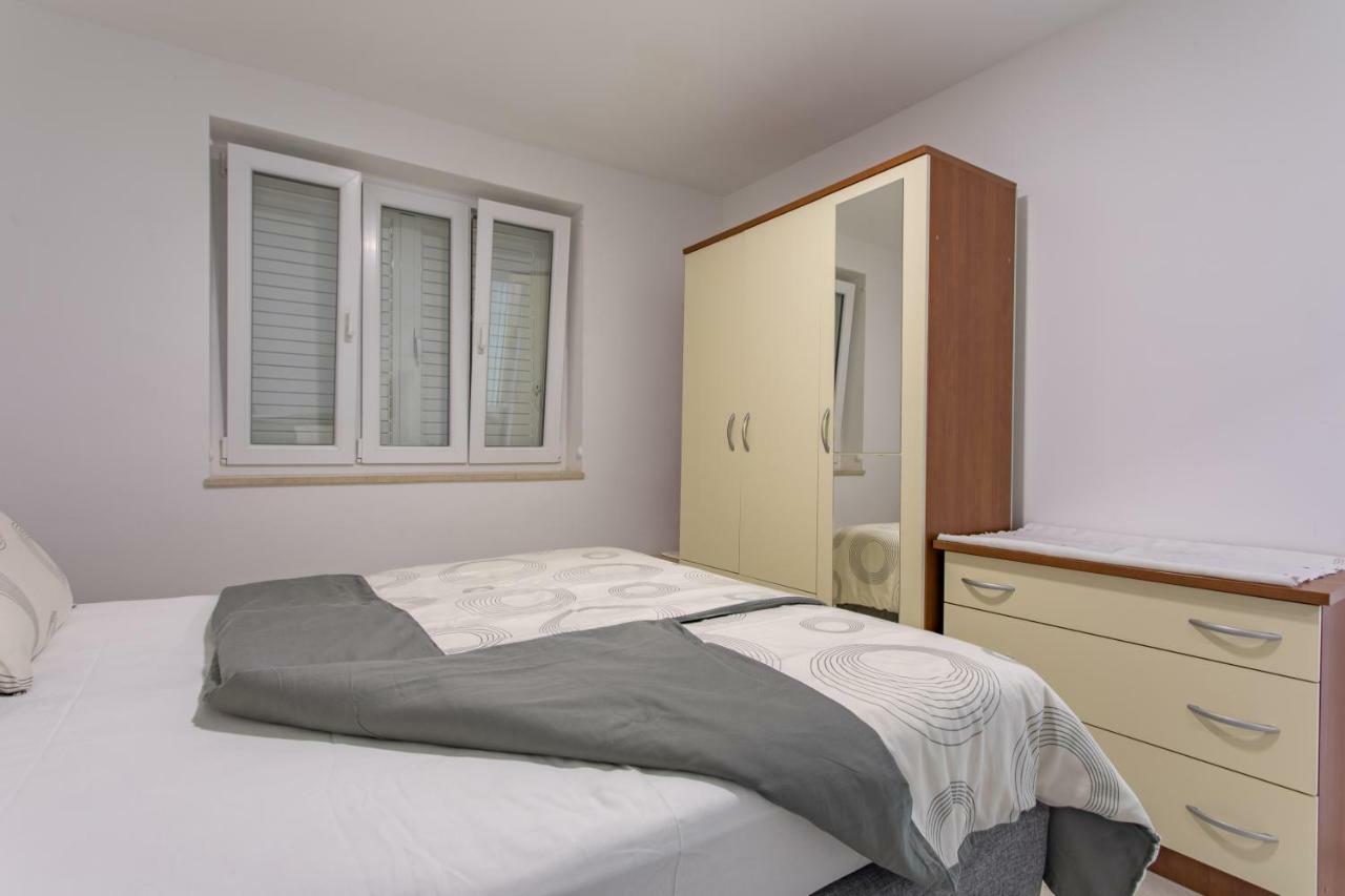 Apartmani Marija Jakir Brela Exterior foto
