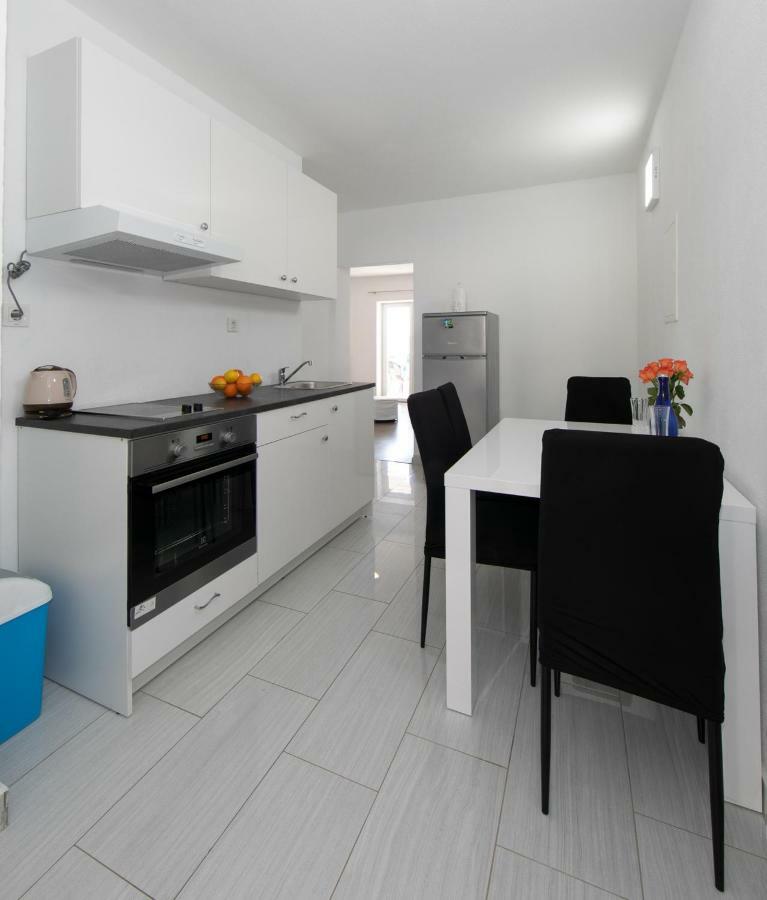 Apartmani Marija Jakir Brela Exterior foto